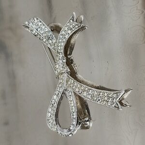 KENNETH J LANE CRYSTAL BOW BROOCH